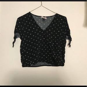 XS crop top with tie sleeves